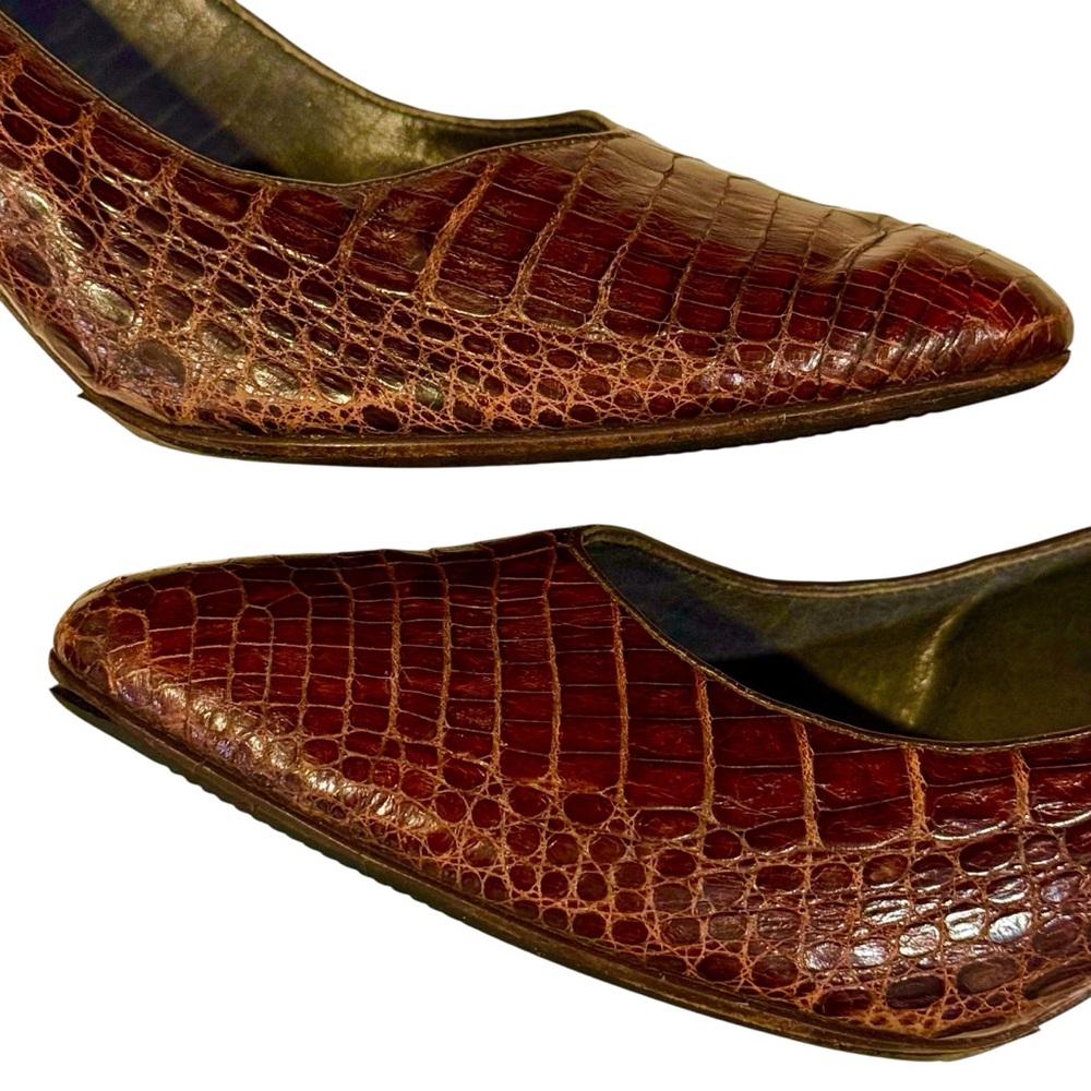 Elegant Genuine Crocodile Leather Pumps – Size 7.5